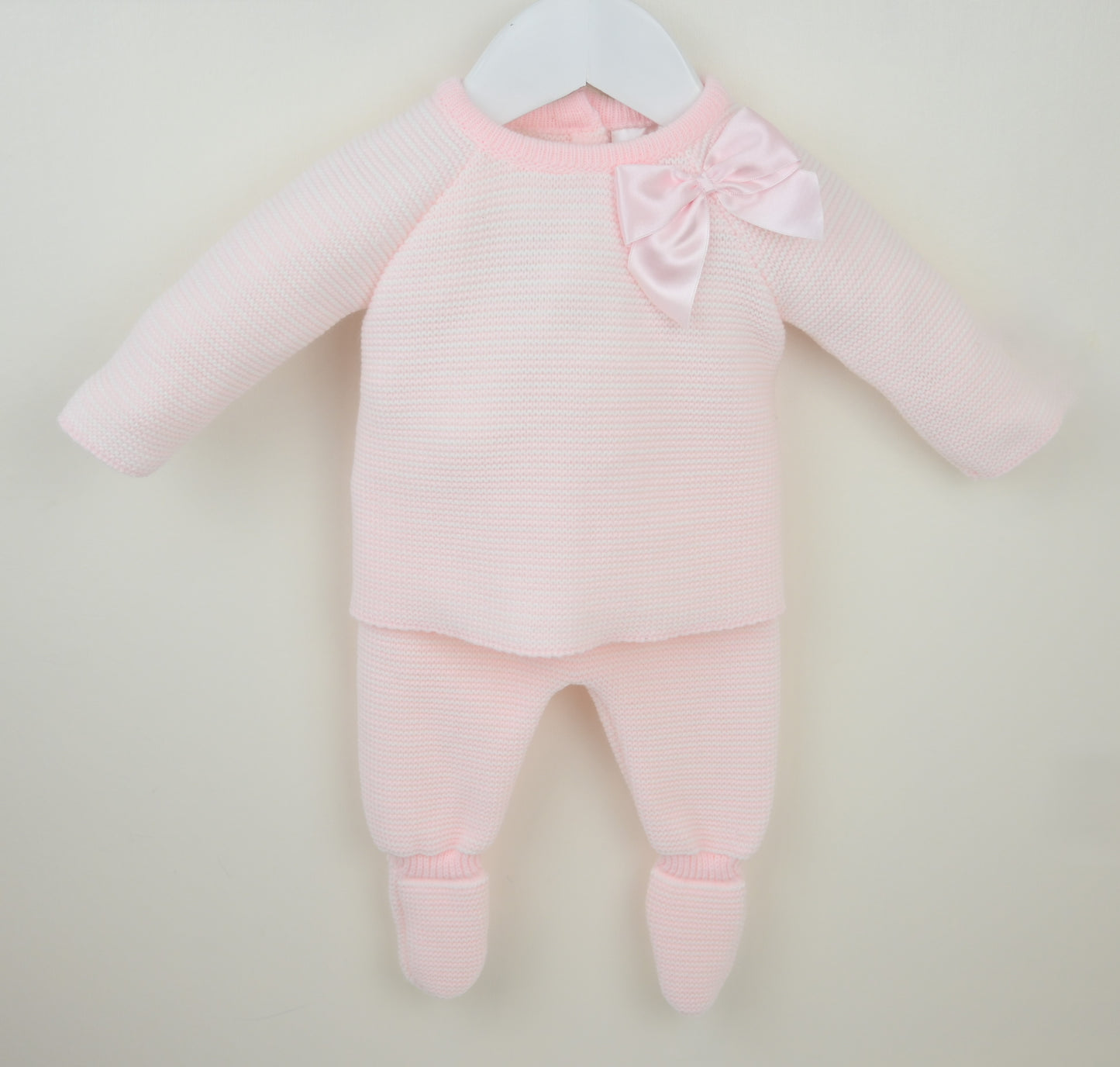 Pex pink bow outfit