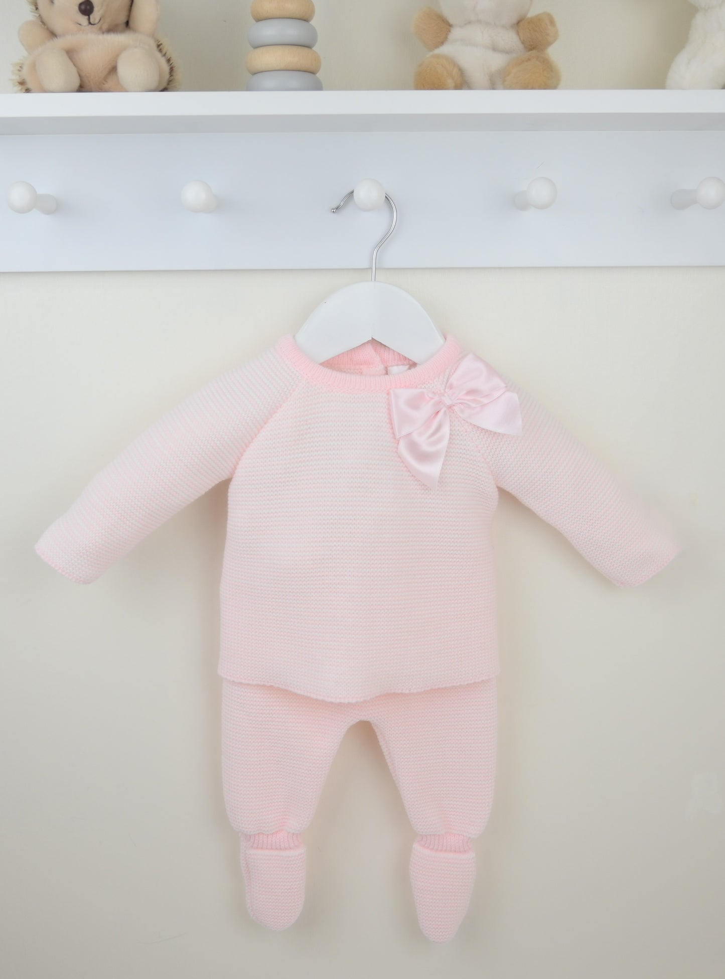Pex pink bow outfit