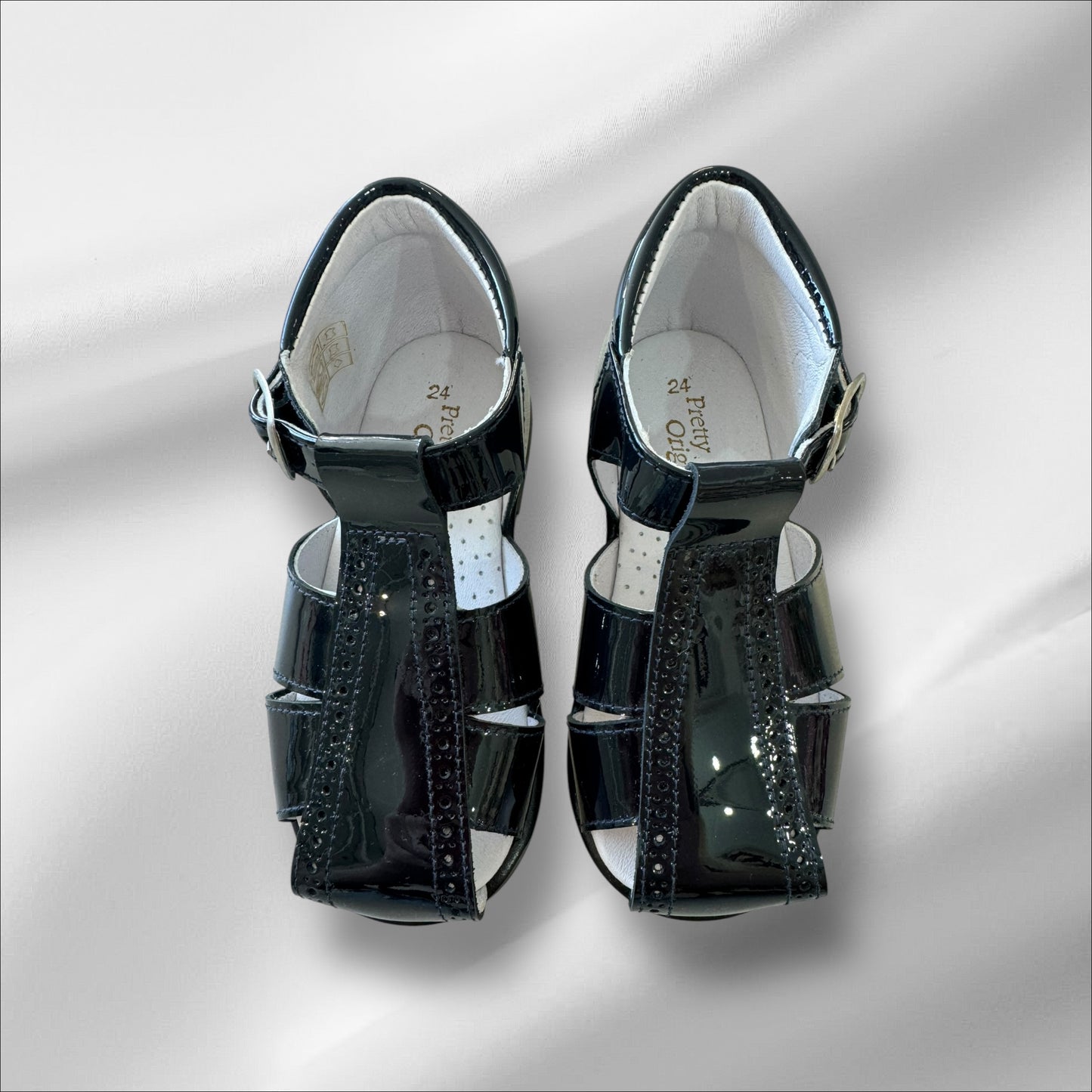 Pretty Originals navy sandals