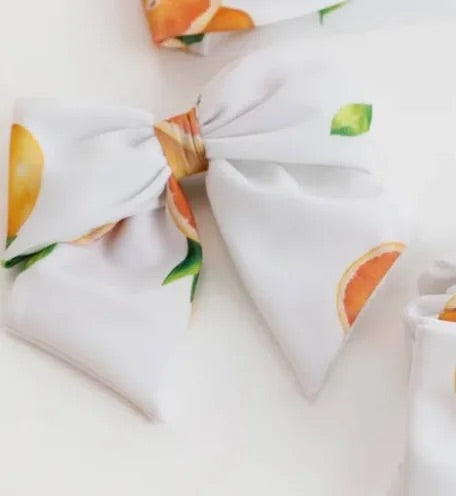 Meia Pata oranges scrunchie